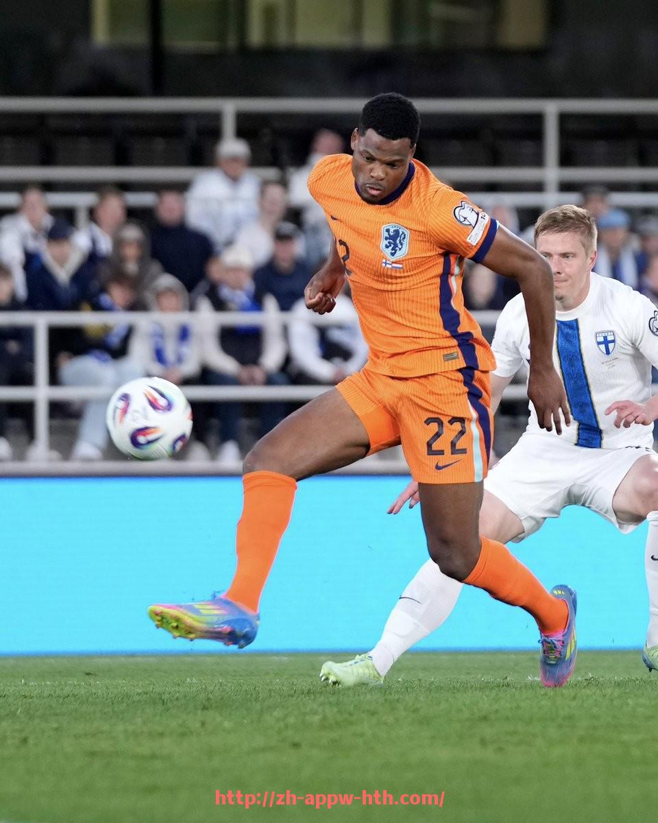 华体会hth官方网站下载-世俱杯比赛服饰套装全方位介绍与潮流趋势解析